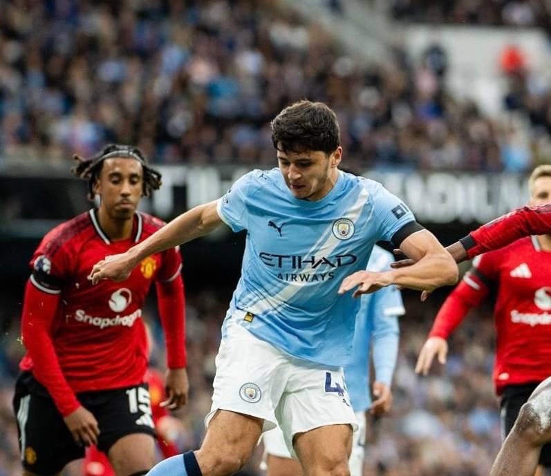 3500万欧元成亚洲球员身价天花板，曼城小将新晋亚洲一哥，三笘薰太可惜